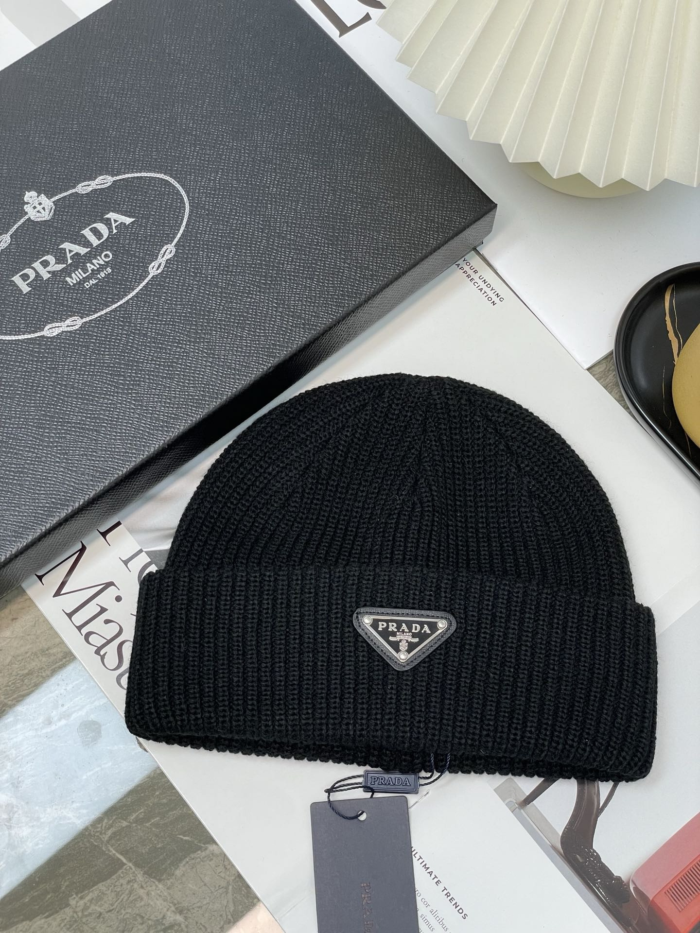 Pra*a hat