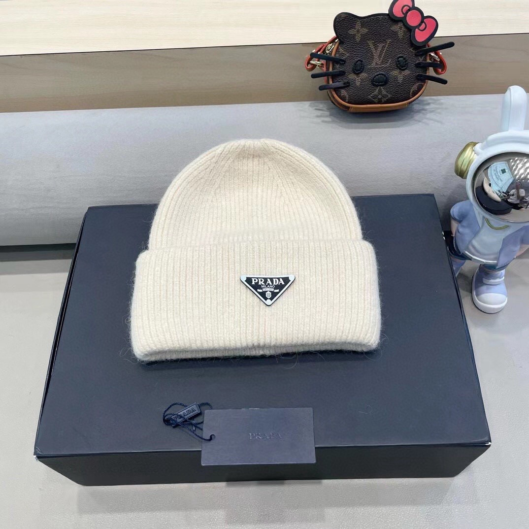 Pra*a hat