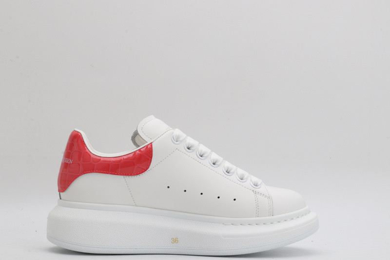ale*d*r M*Q*en oversized sneaker