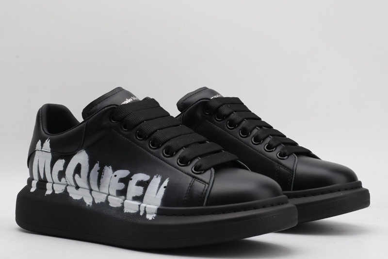 ale*d*r M*Q*en oversized sneaker