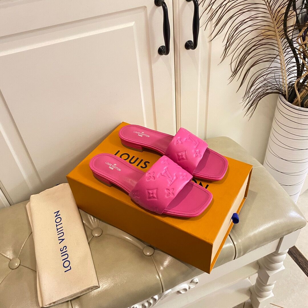 l0*is V*t0n slippers