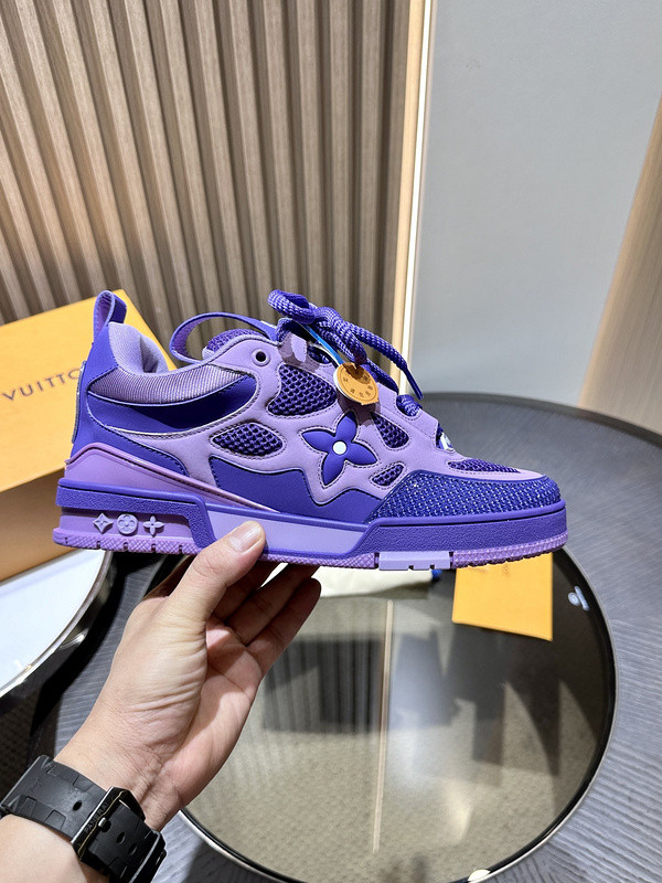l0*is V*t0n sneakers