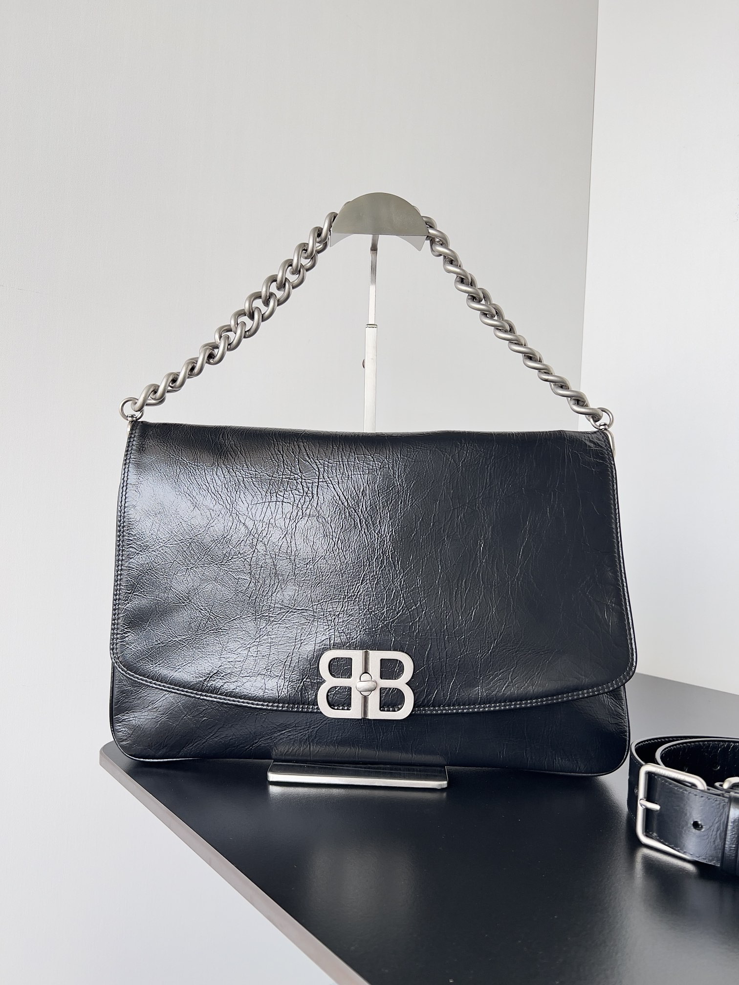 Ba*len*cia*ga women's bb soft large flap bag