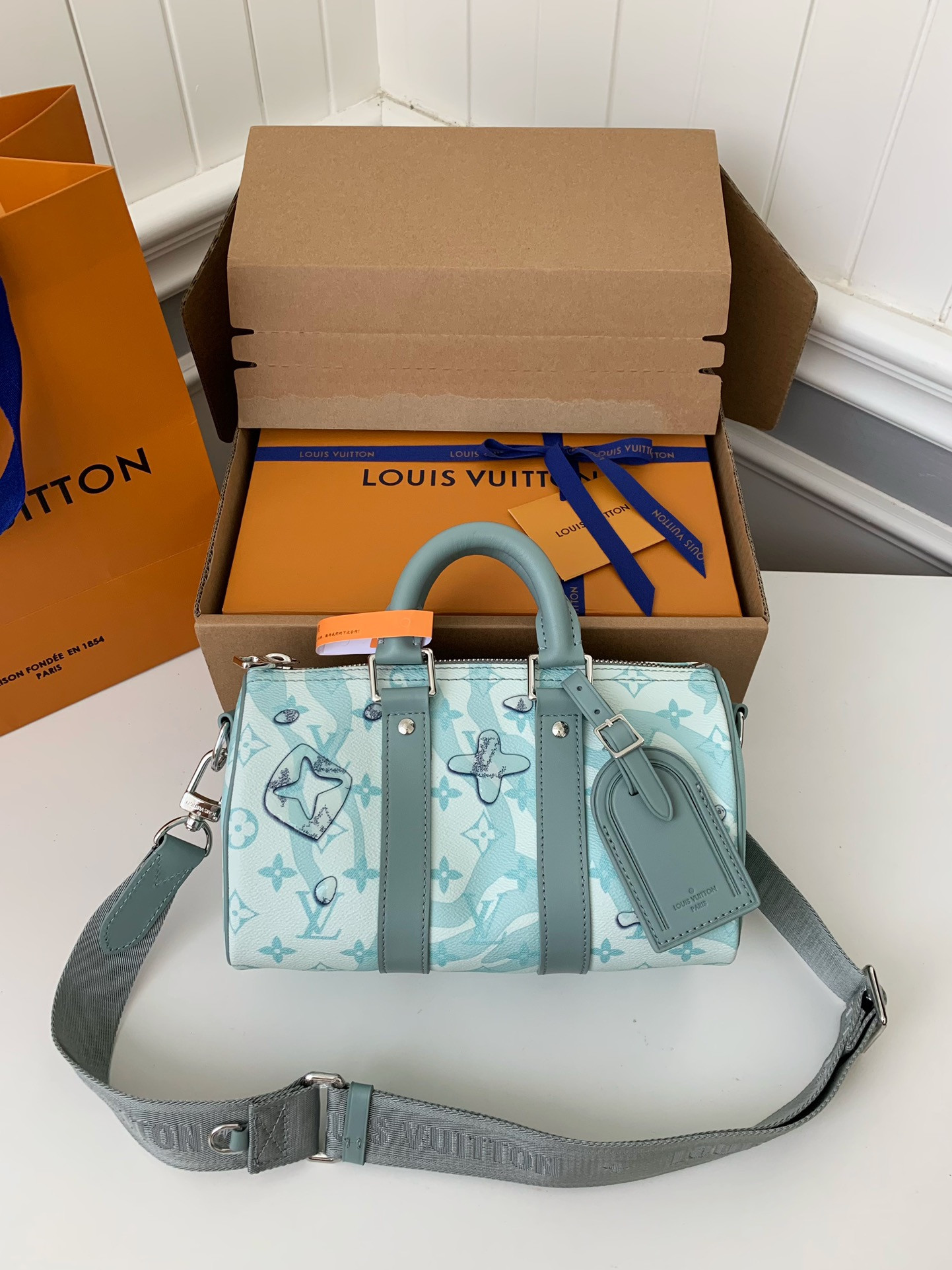 l0*is V*t0n keepall bandouliÈre 25