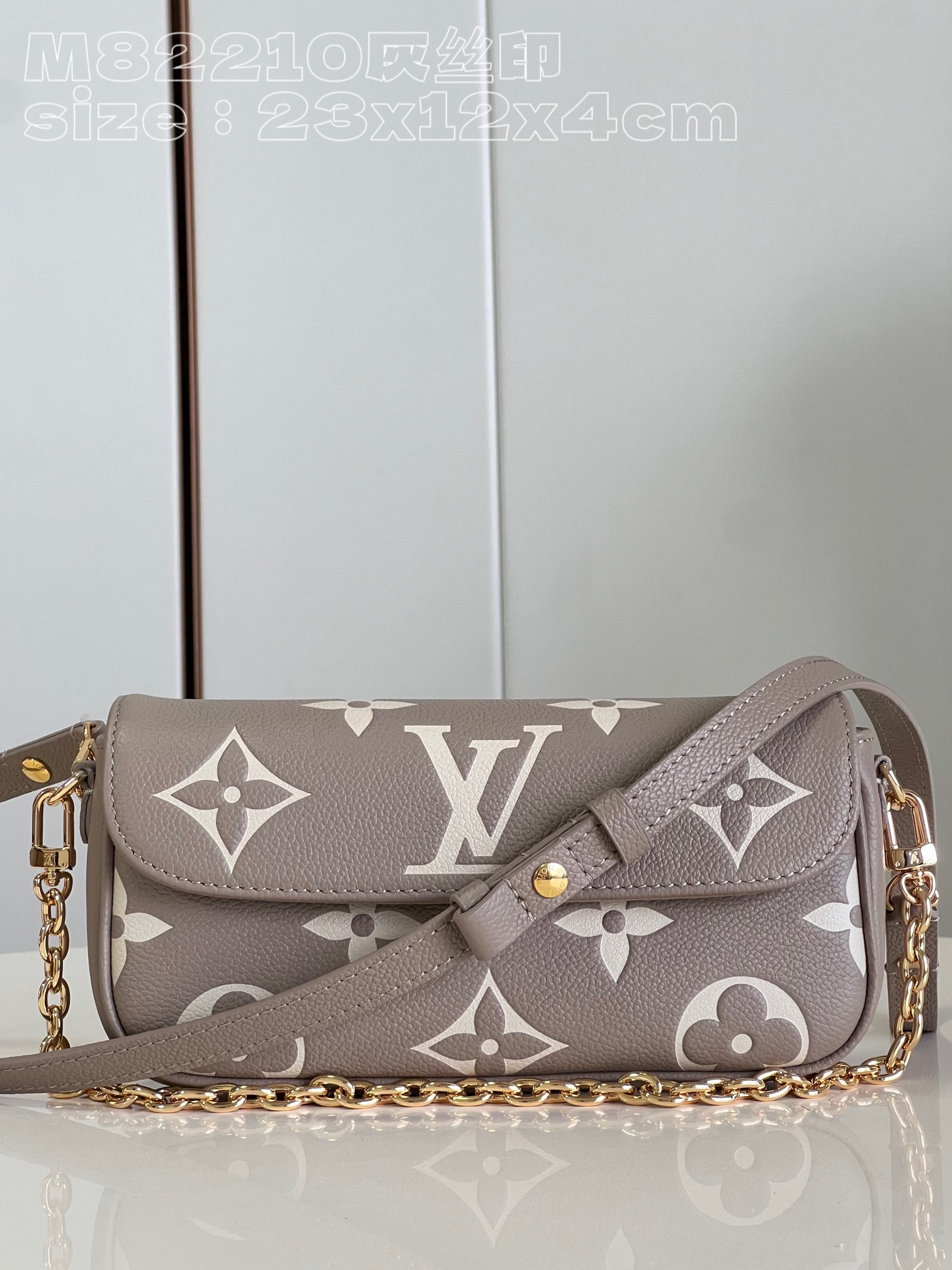 l0*is V*t0n wallet on chain ivy-23.5*12*4.3cm