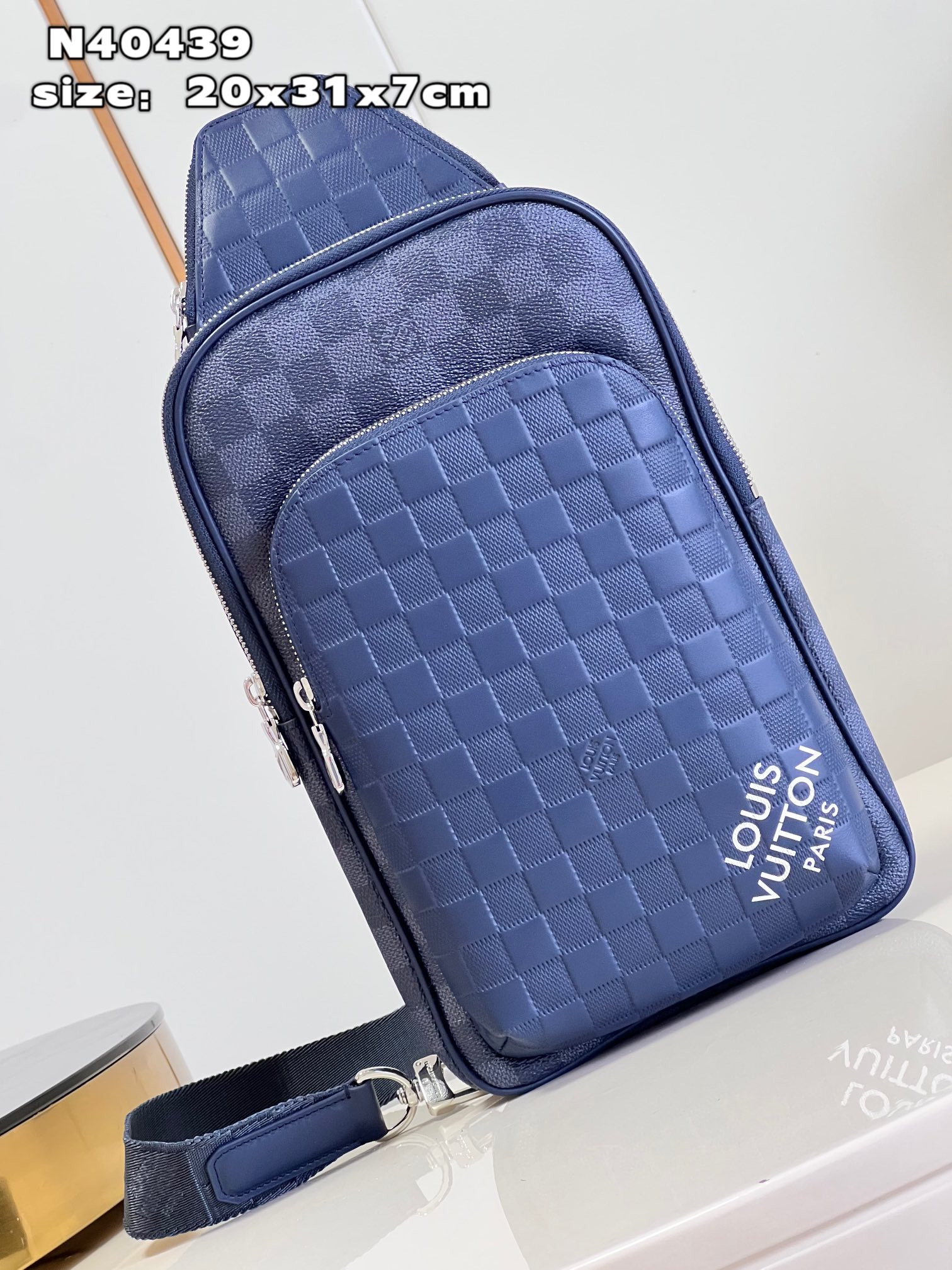 l0*is V*t0n avenue slingbag nm