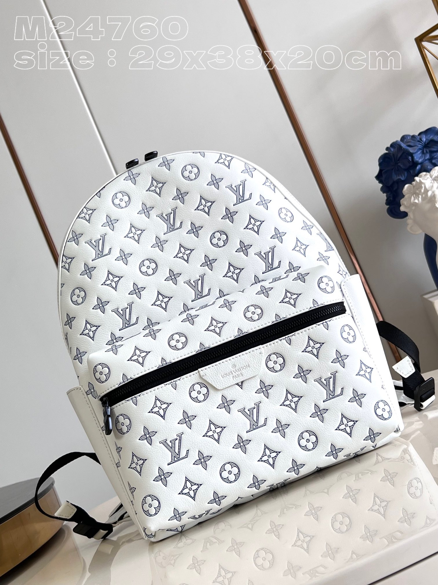 l0*is V*t0n discovery backpack-29*38*20cm