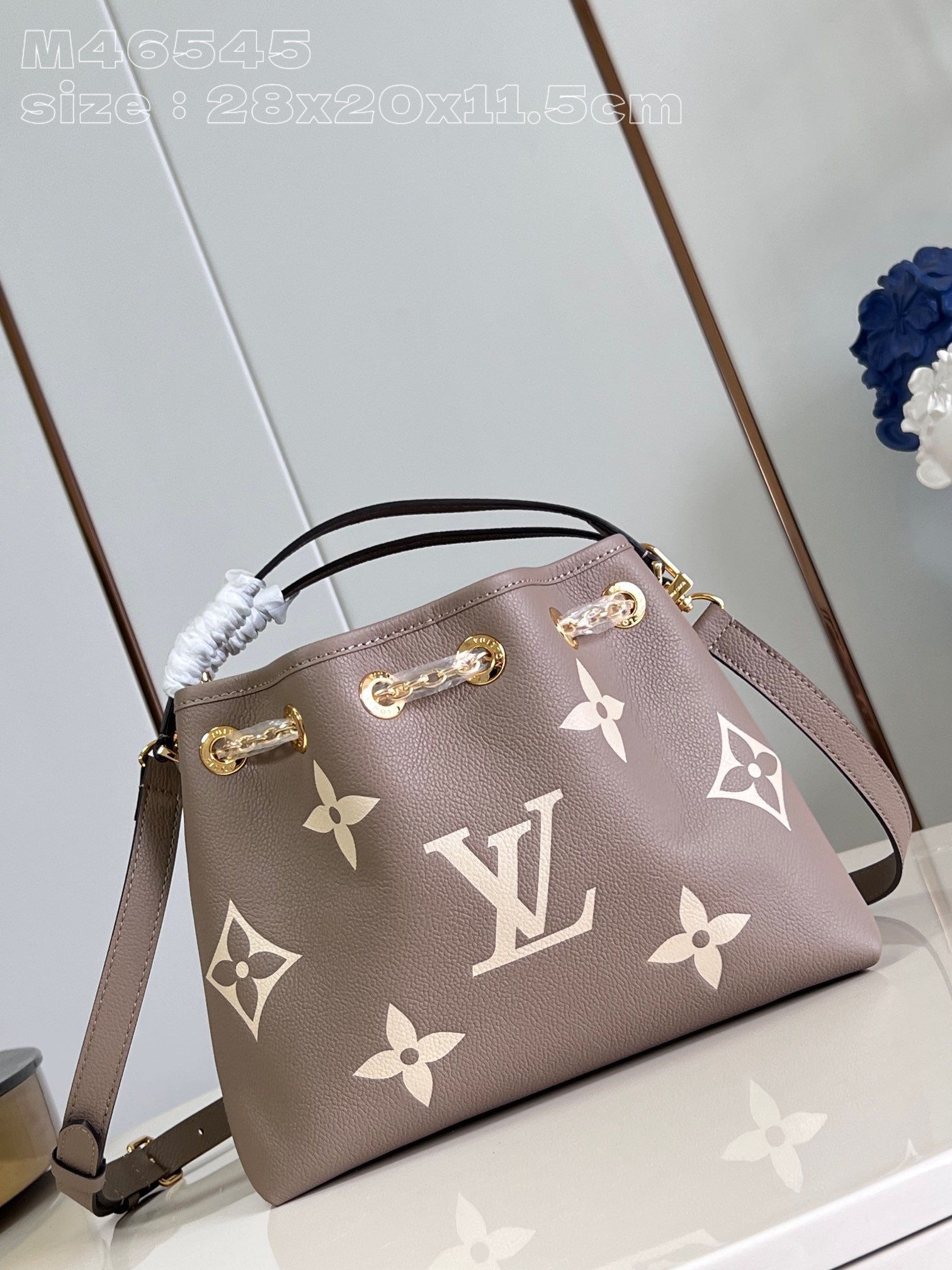 l0*is V*t0n summer bundle-28*20*11.5cm