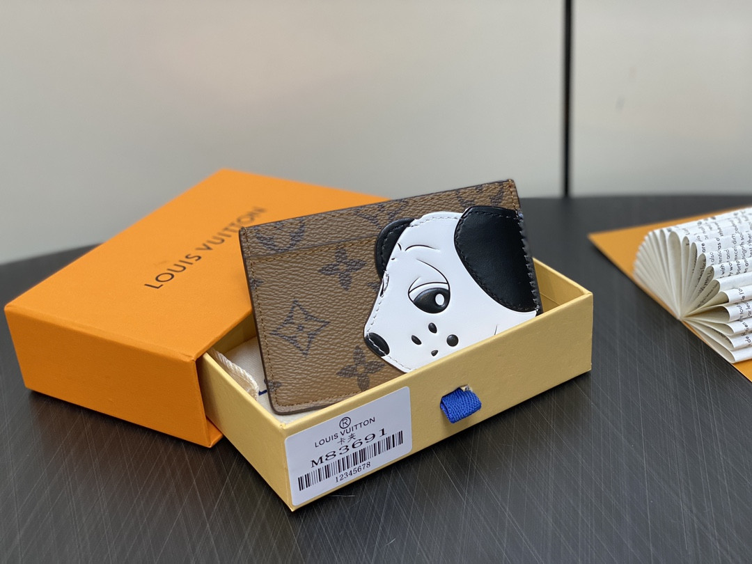 l0*is V*t0n card holder-11*7*0.5cm