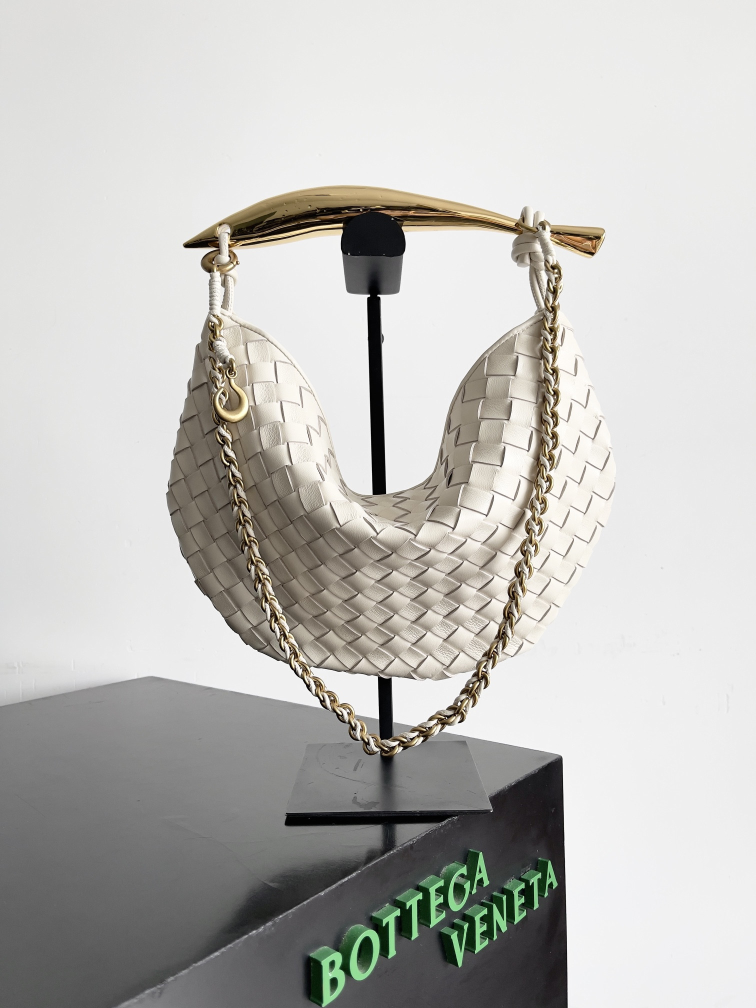 bo*te*ga Ve*ne*ta sardine with chain-33*20*4cm