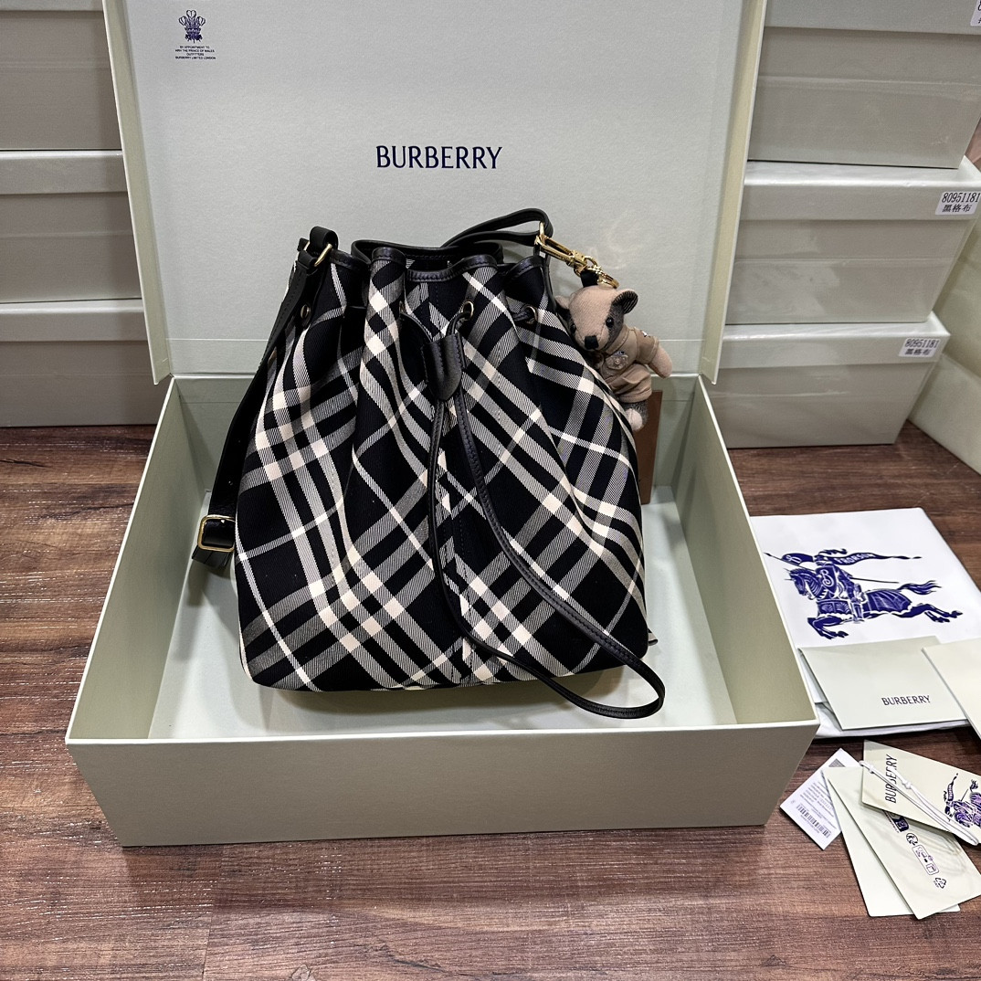 B**rry medium check drawstring pouch​