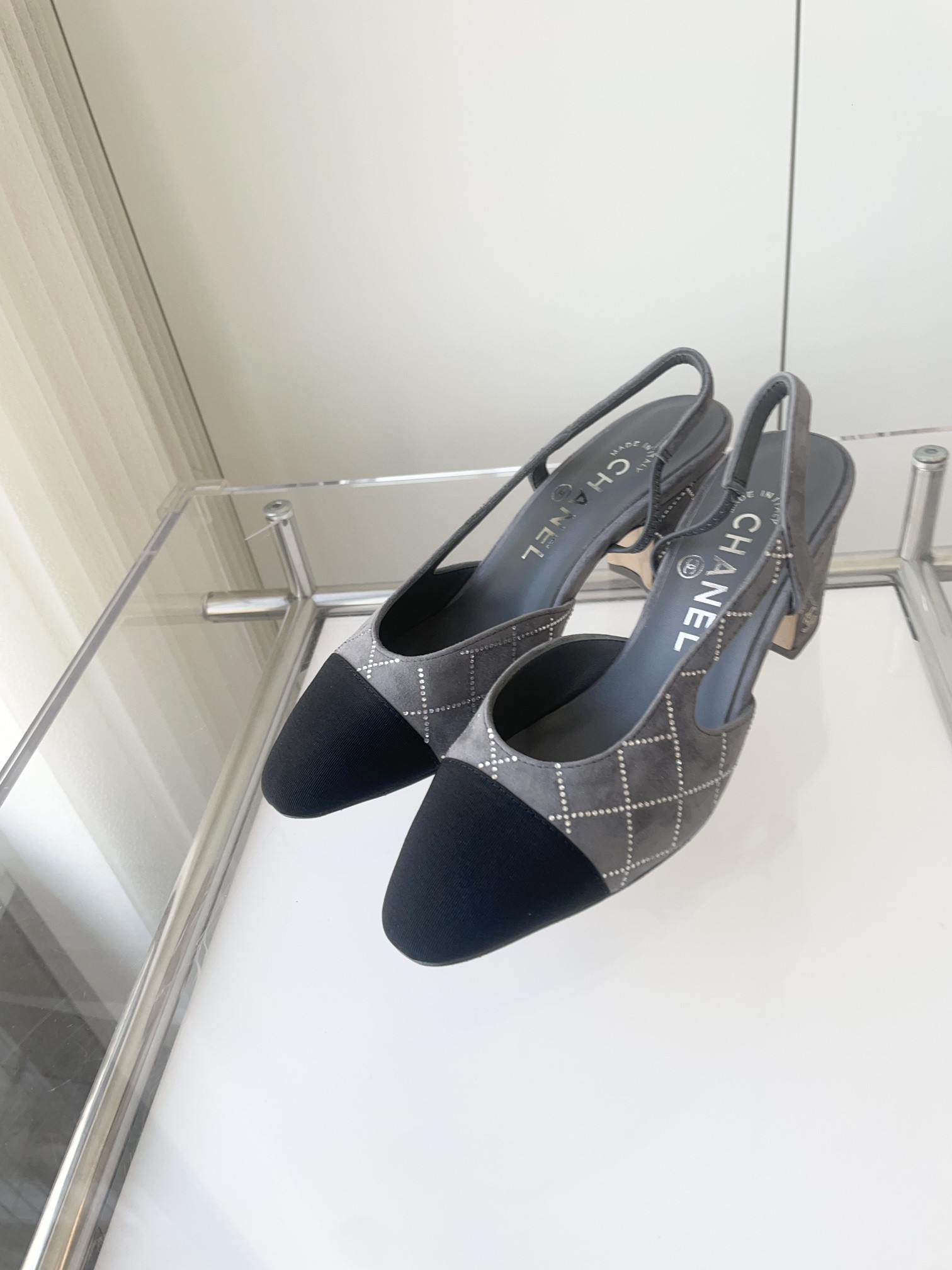 CL SLINGBACKS