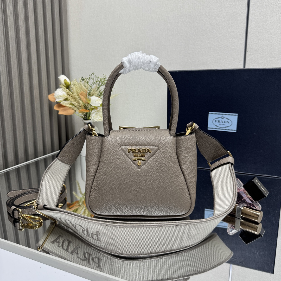 Pra*a leather mini handbag-18*19.5*9cm