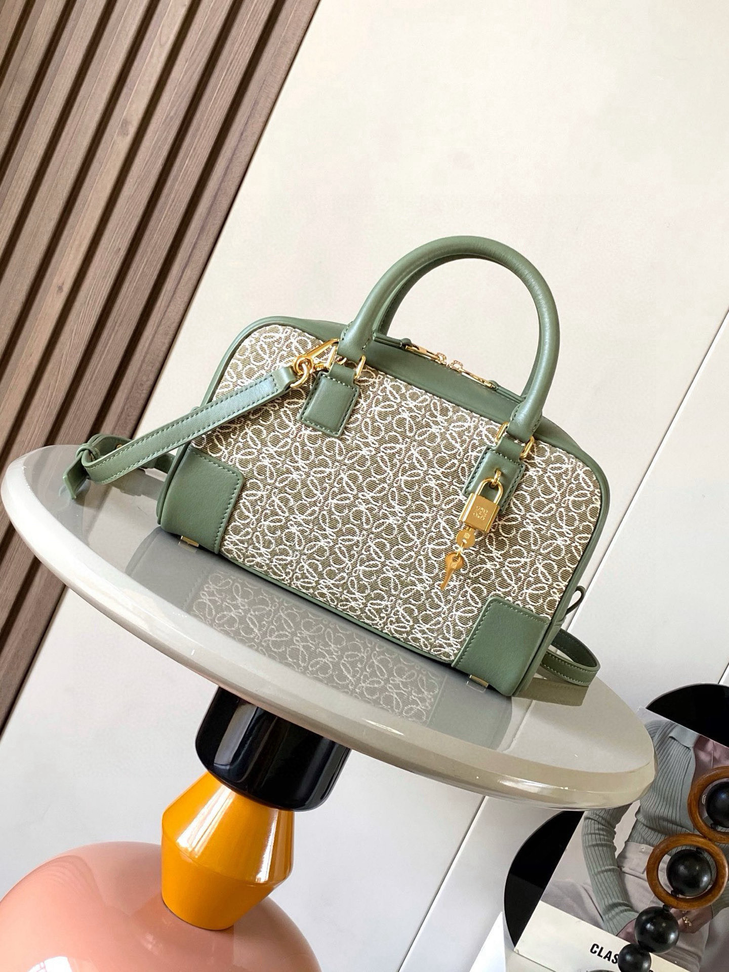 L0ew* amazona 23 bag in soft grained calfskin - 23*10*15cm