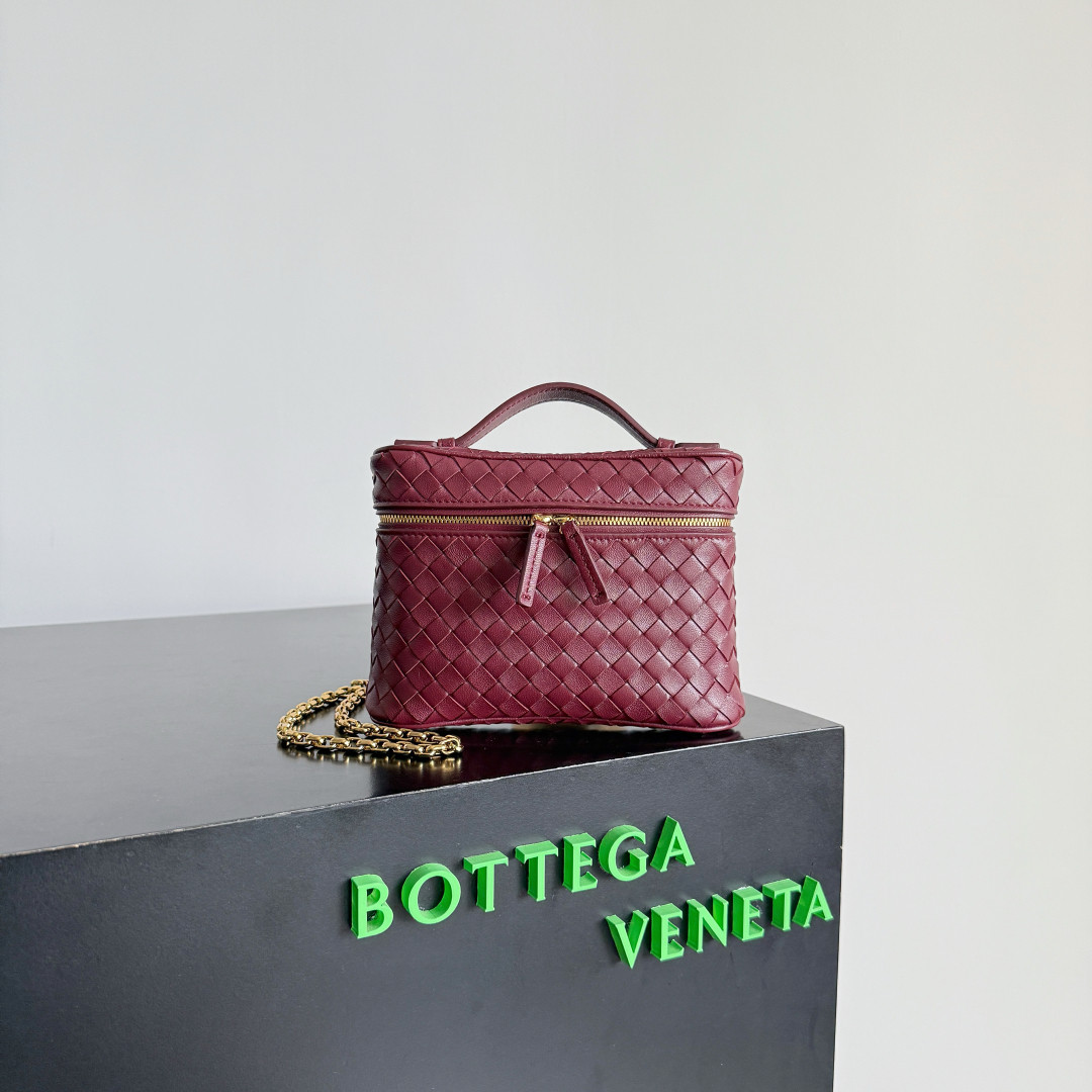 bo*te*ga Ve*ne*ta small soft vanity - 19*14*3cm